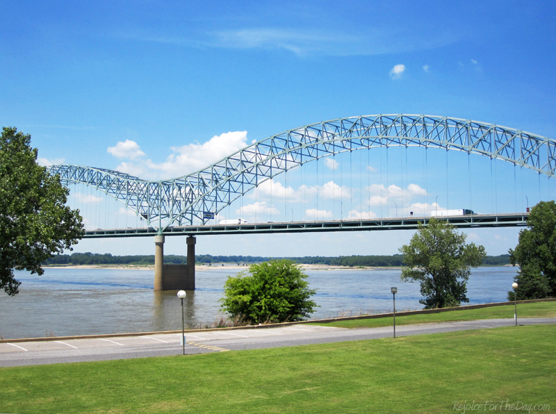 Hernando de Soto Bridge